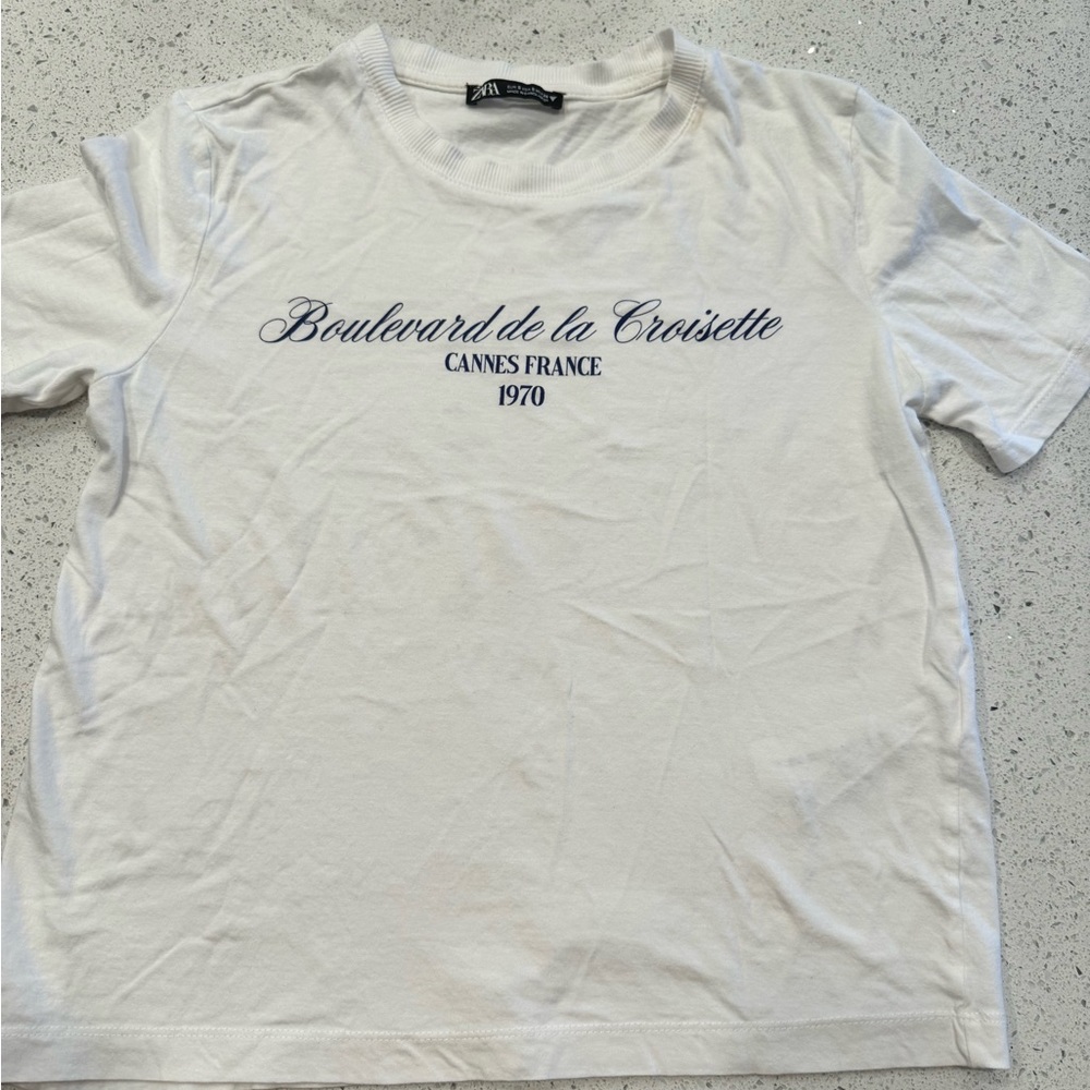 Zara graffic T-shirt EUC size small